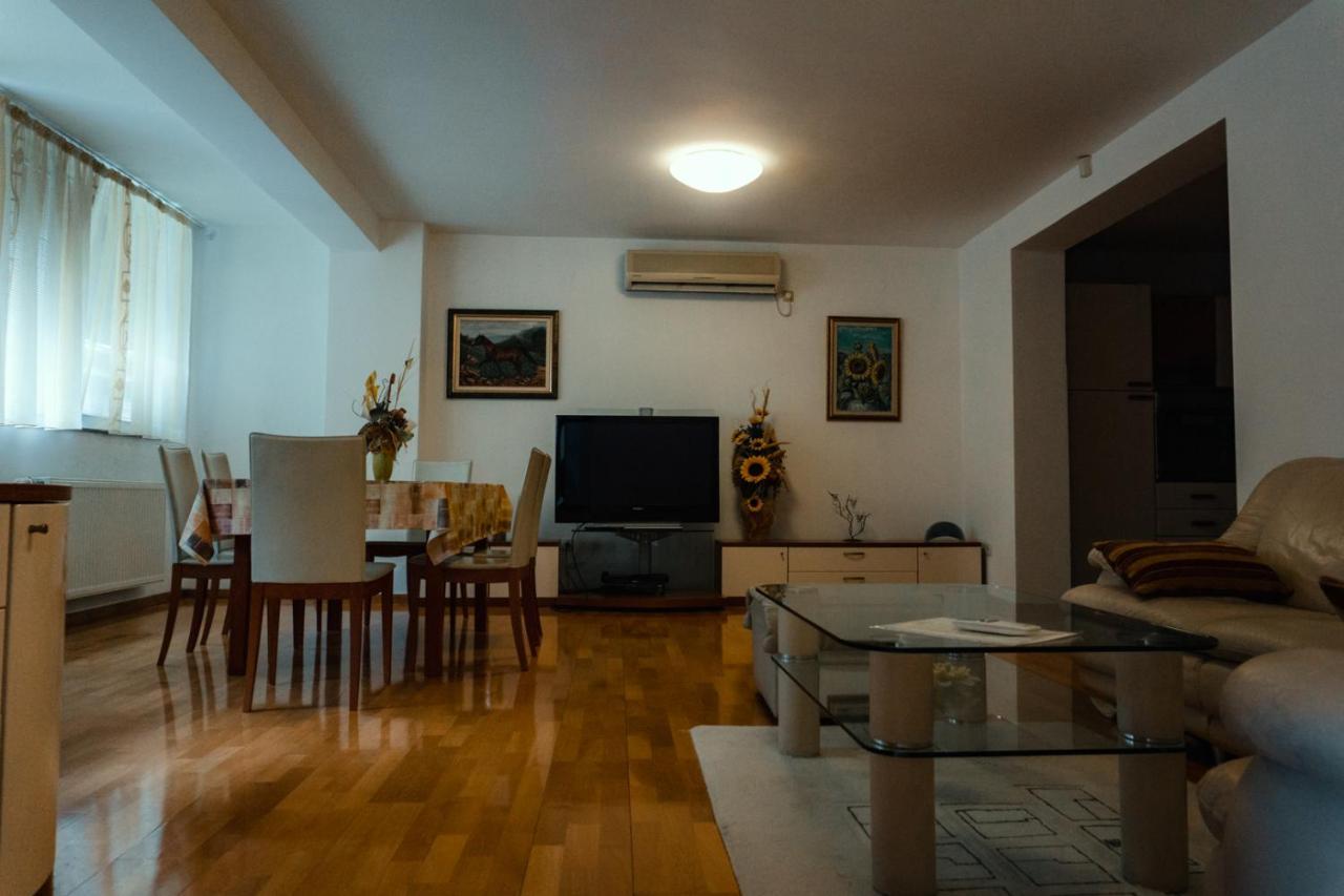 Holiday Home Rozic - Villa With Private Seasonal Heated Pool Мостар Екстериор снимка