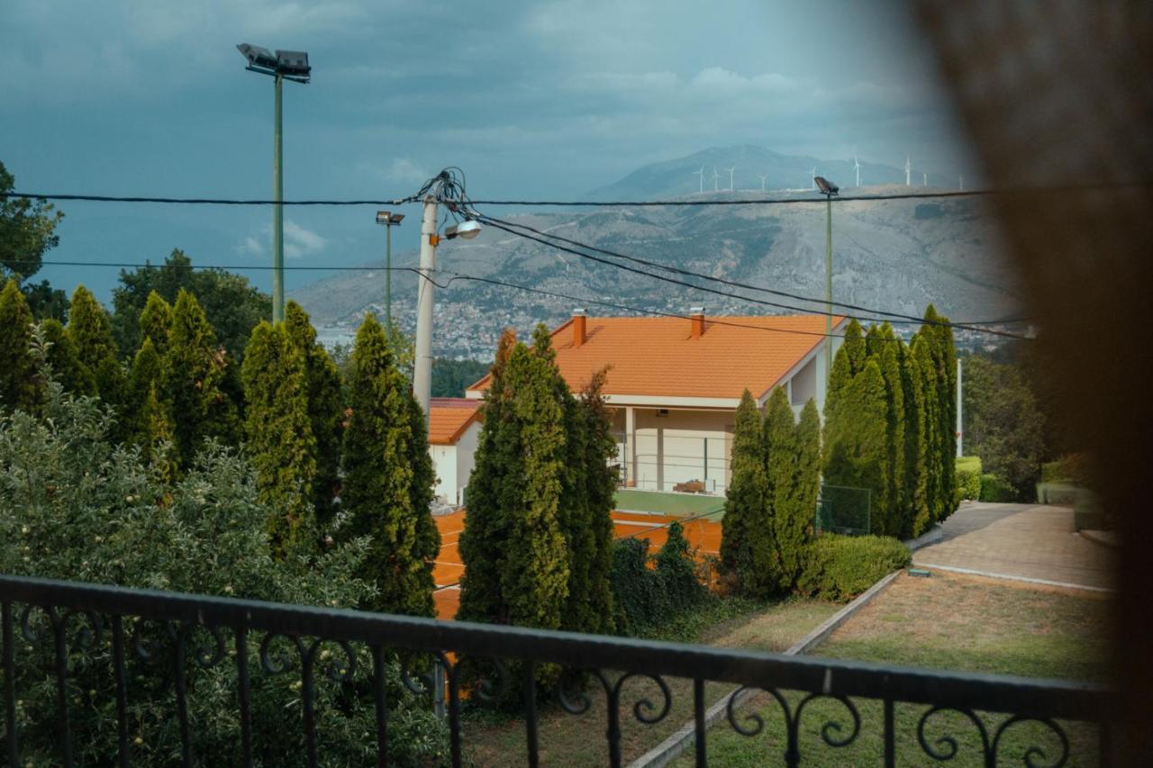 Holiday Home Rozic - Villa With Private Seasonal Heated Pool Мостар Екстериор снимка