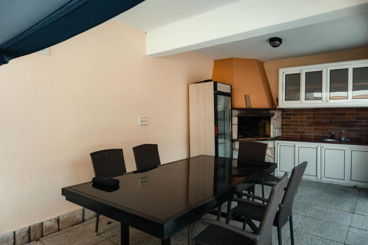 Holiday Home Rozic - Villa With Private Seasonal Heated Pool Мостар Екстериор снимка